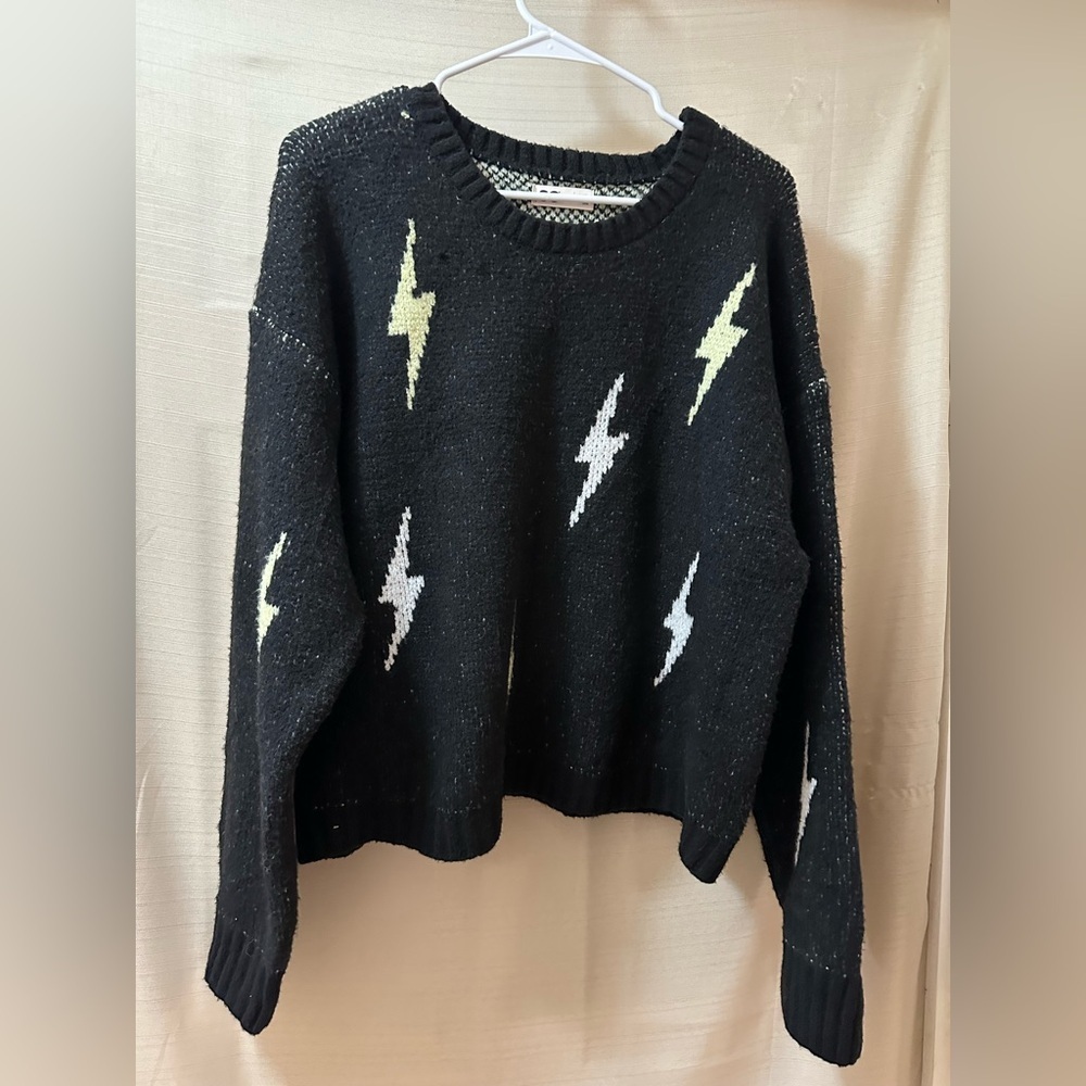 SO Black Lightning Bolt Sweater Women’s XL Oversized Graphic Cozy Knit Grunge
